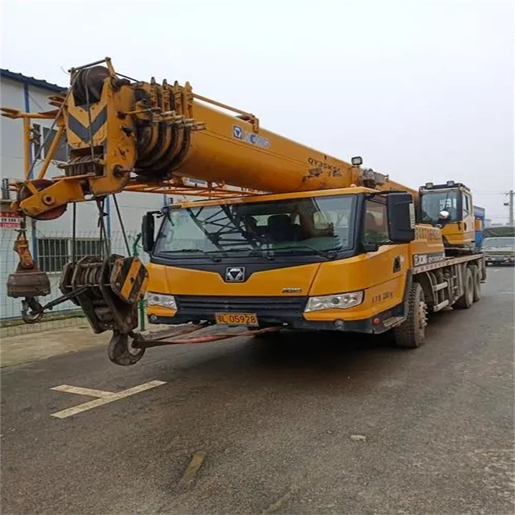 小板镇吊车出租保险：全面覆盖，安全无忧