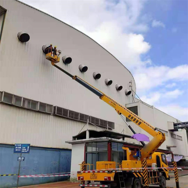 小板镇高空作业车出租服务：专业广告牌安装解决方案