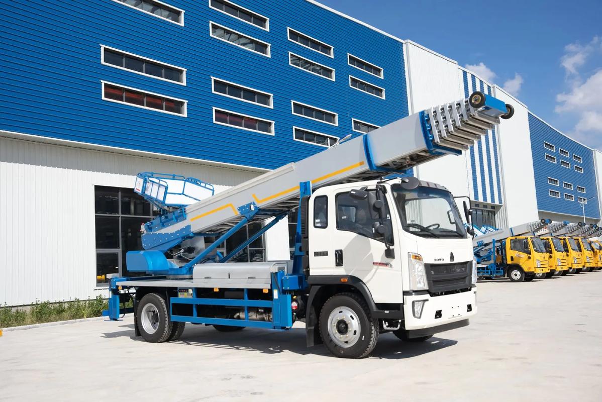 小板镇出租云梯车高空作业车 建筑垃圾搬运